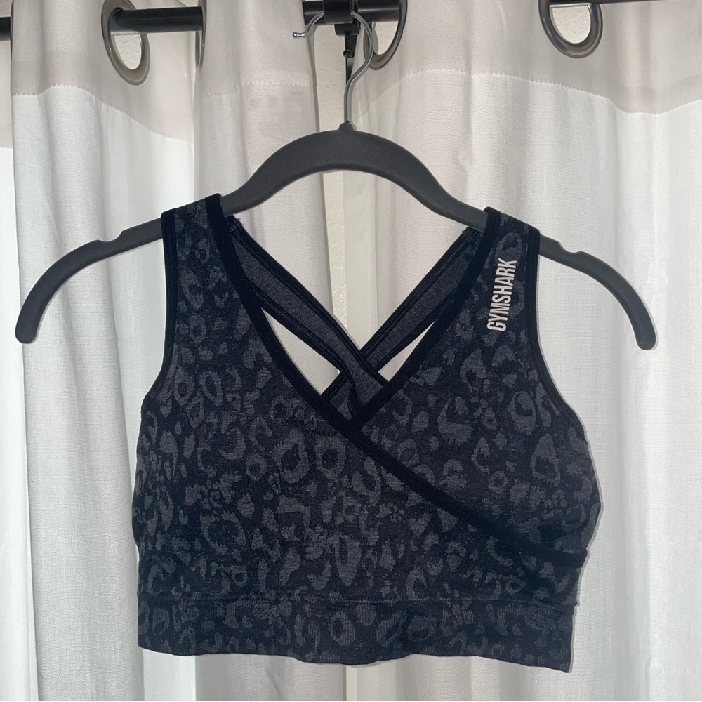 Gymshark Adapt Animal Seamless Crossover Sports bra, black leopard. Size medium